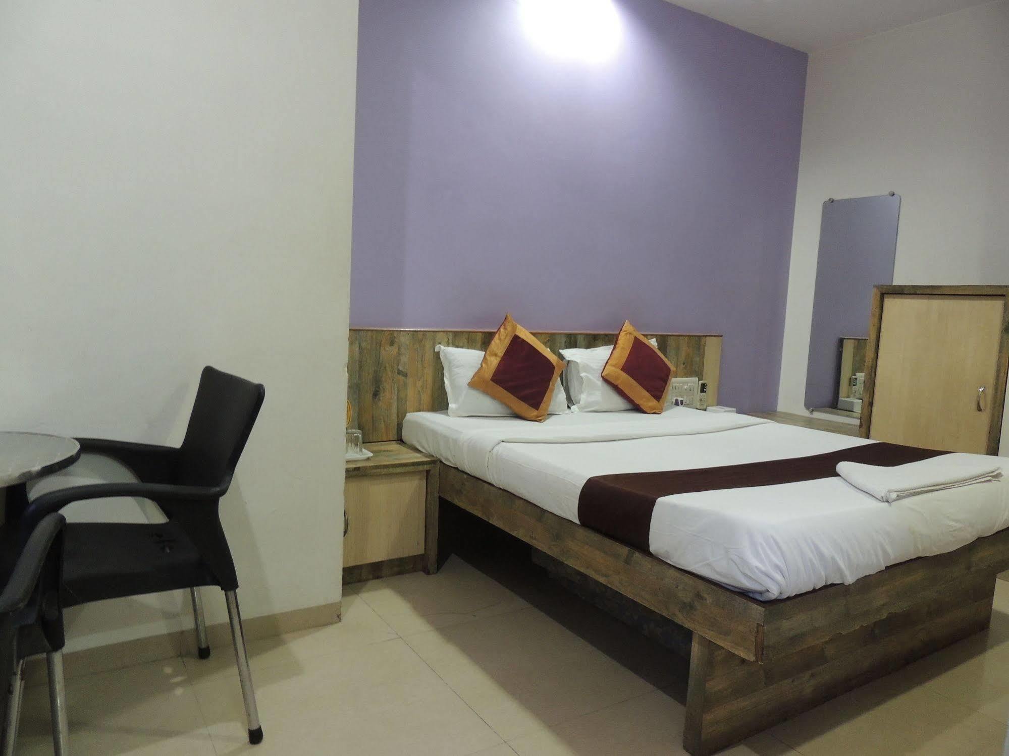 Fabhotel Galaxy Suite Mumbai Ngoại thất bức ảnh